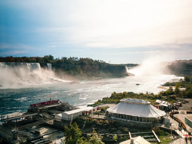 Niagara Falls Evening Tour with Cruise & Dinner